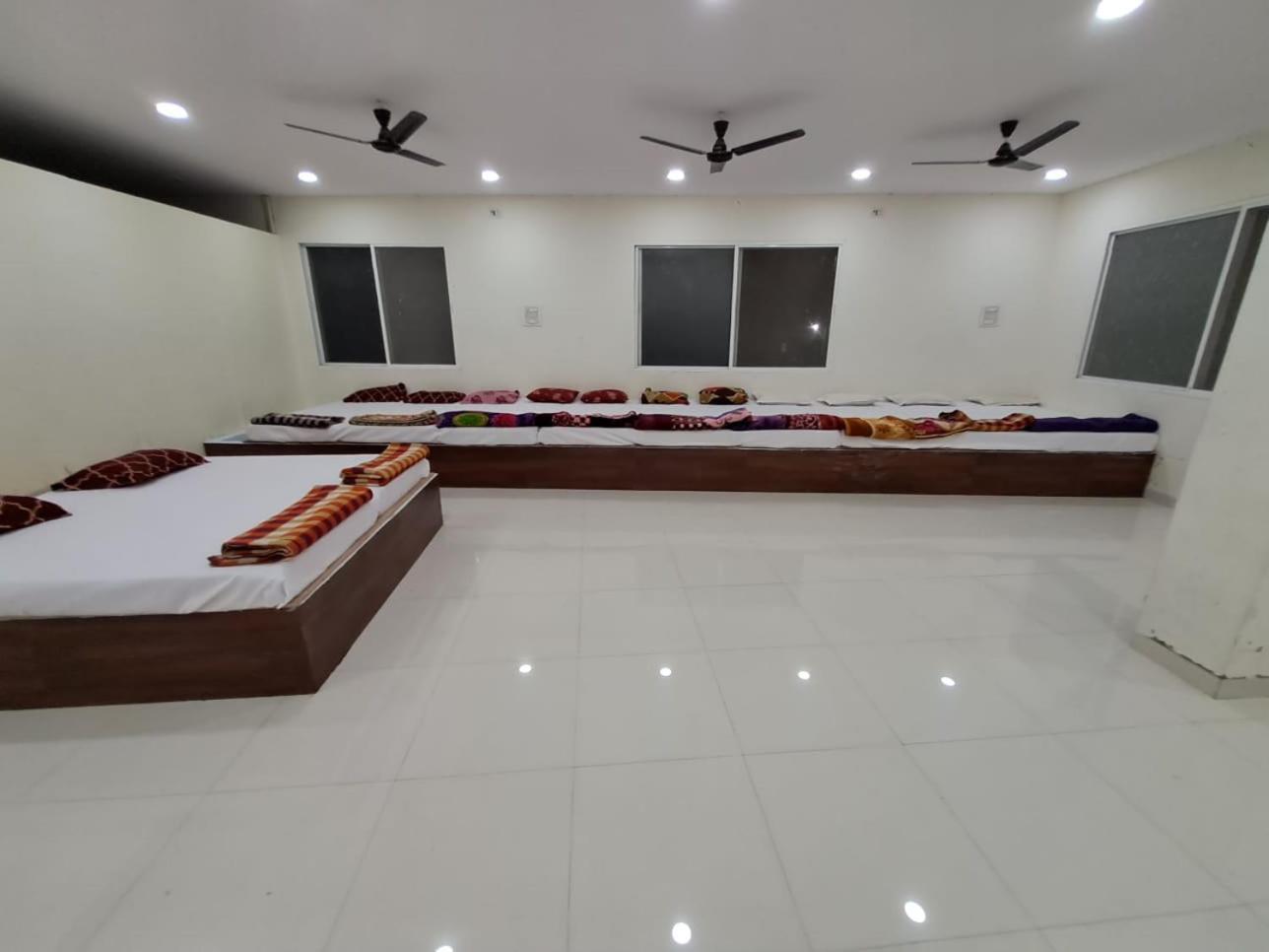Shree Sawariya Yatri Grah Hotel Ujjain Exterior foto